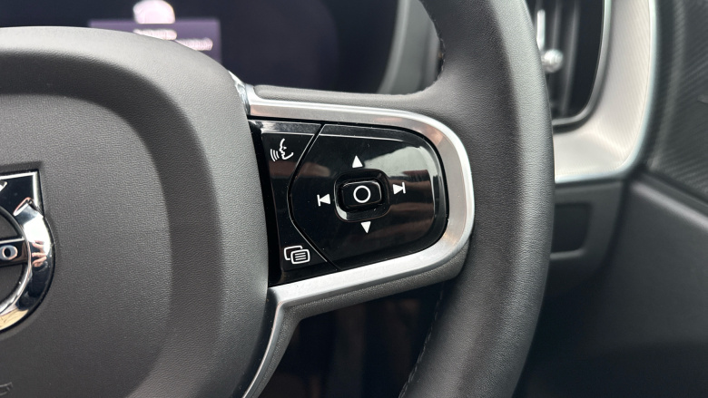 Volvo XC60 2.0 B4D Plus Dark 5dr AWD Geartronic Diesel Estate